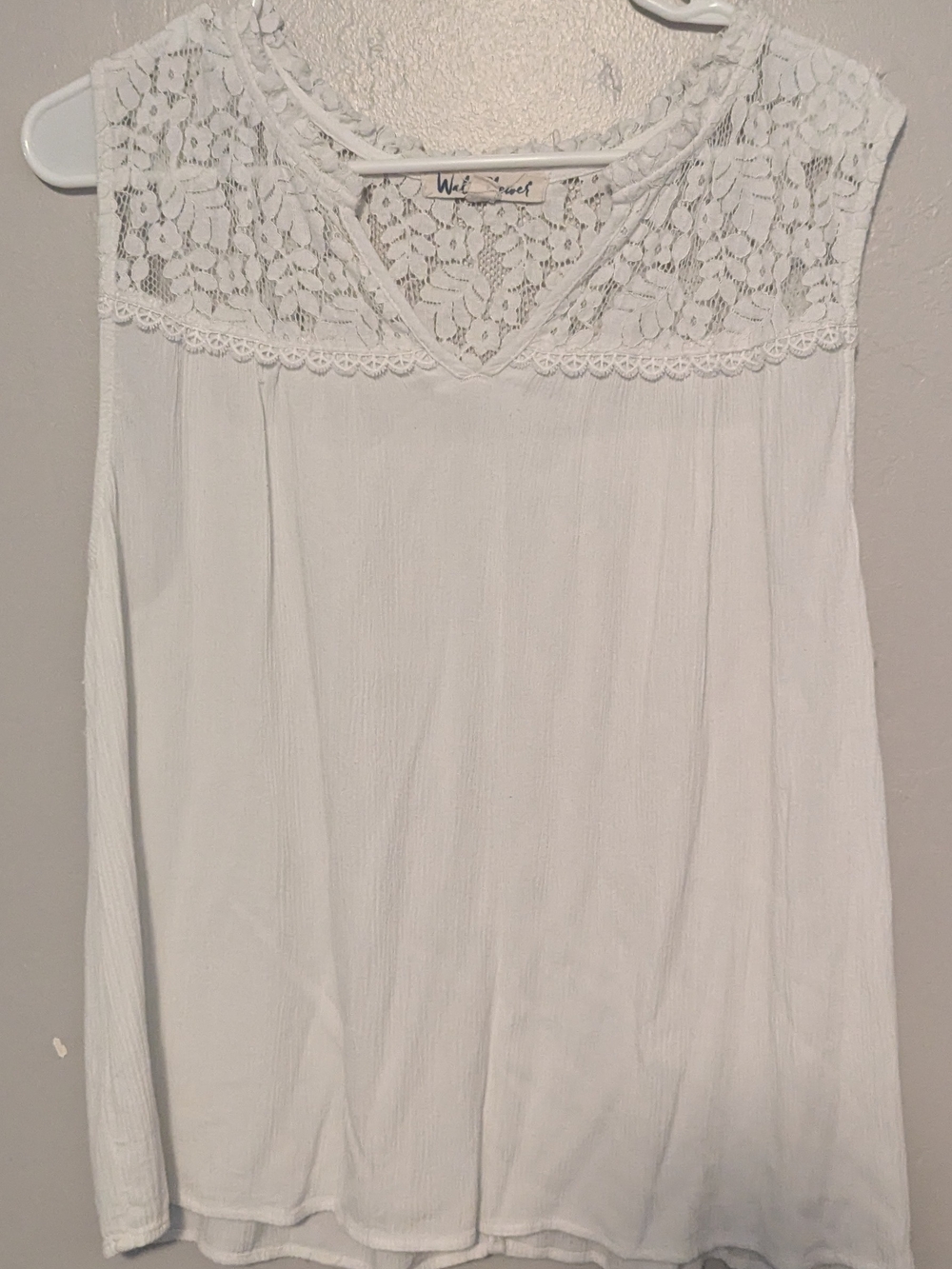 Wallflower White Lace Sleeveless Blouse